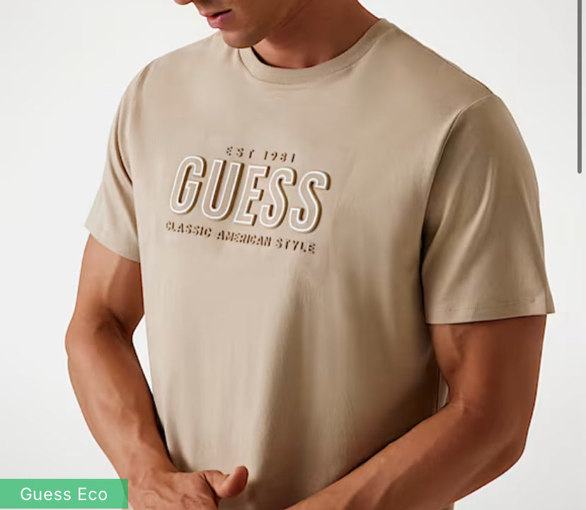 Camiseta con logotipo en relieve