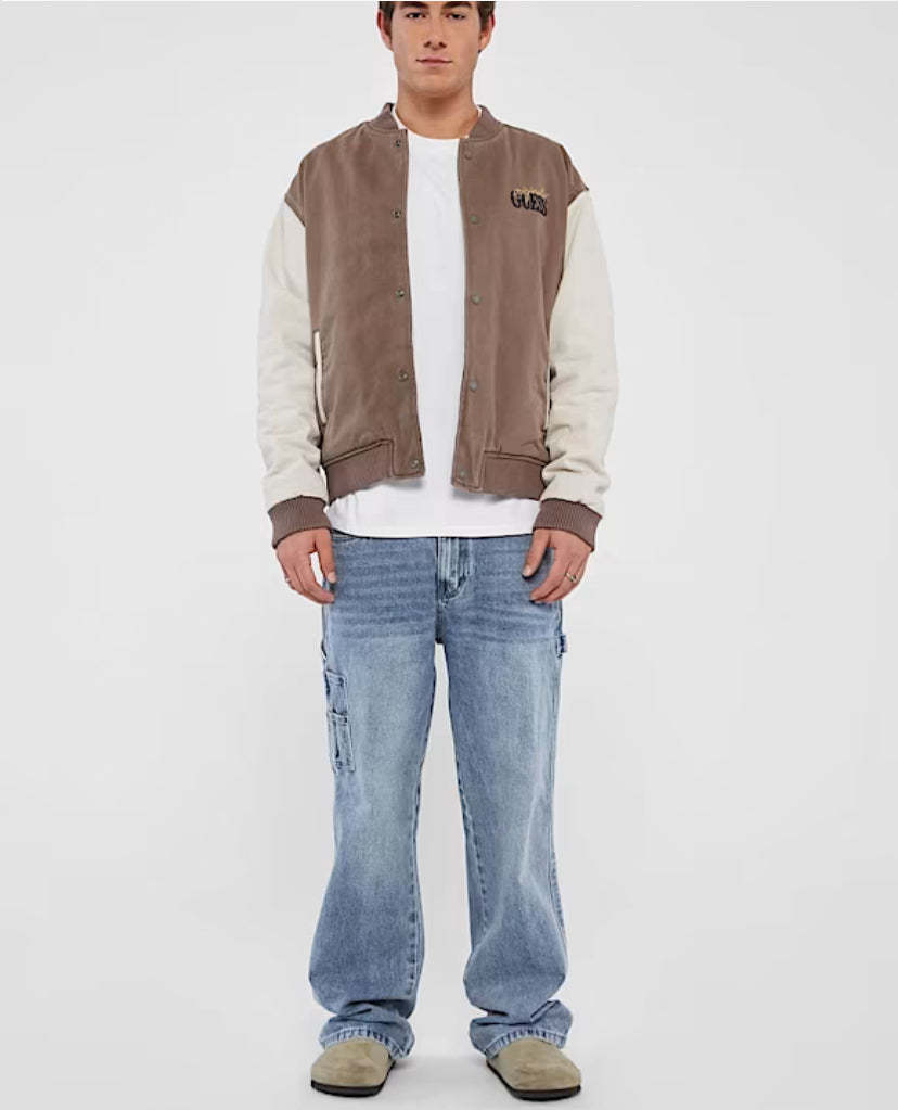 Cazadora bómber con aplicación denim