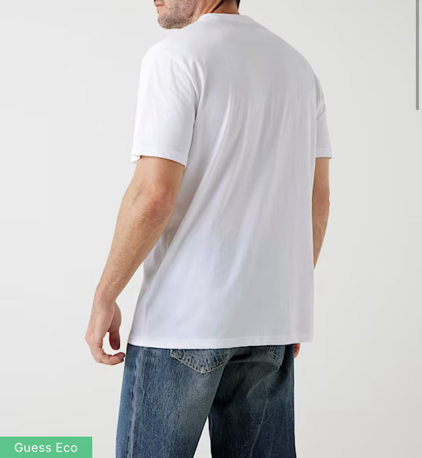 Camiseta logotipo triángulo