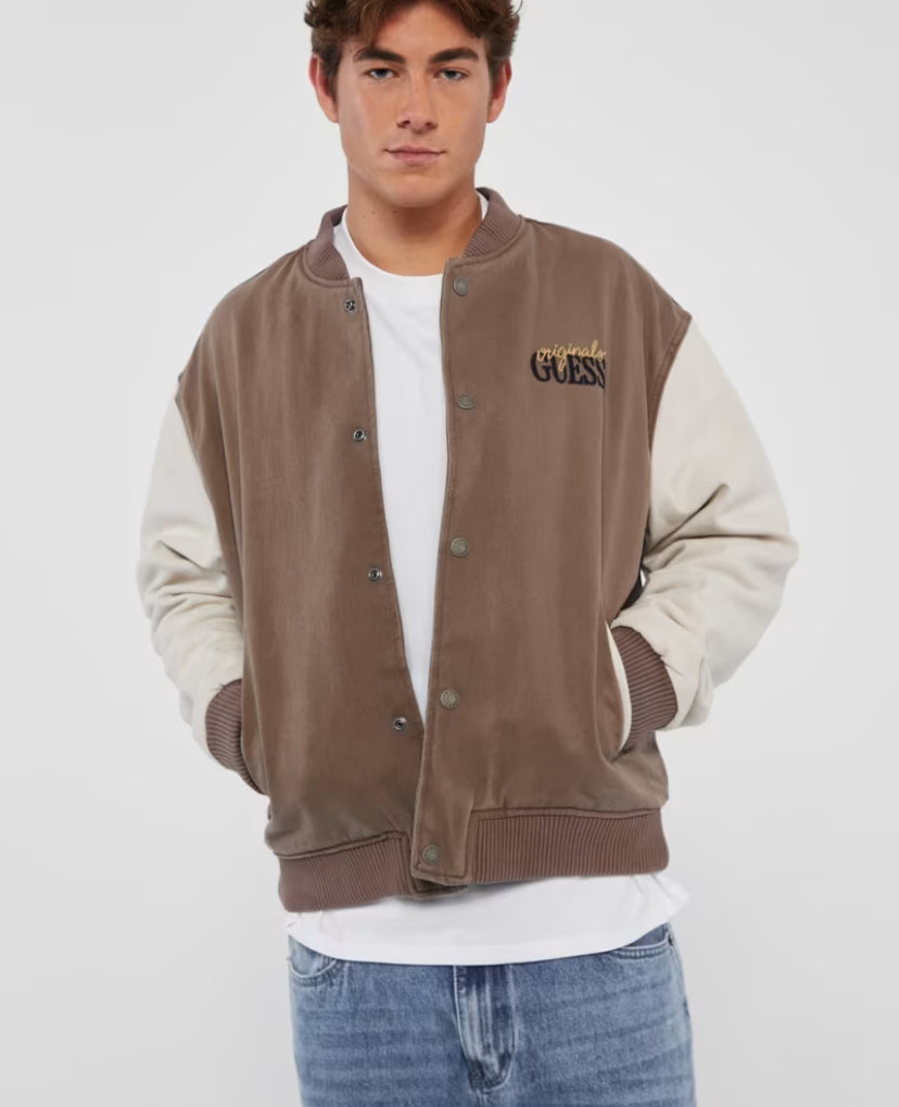 Cazadora bómber con aplicación denim